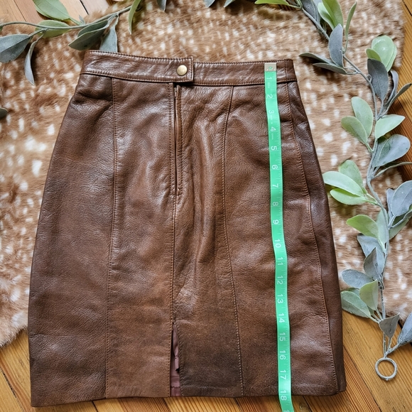 Vintage Leather Skirt | Code Nouveau - Picture 8 of 8